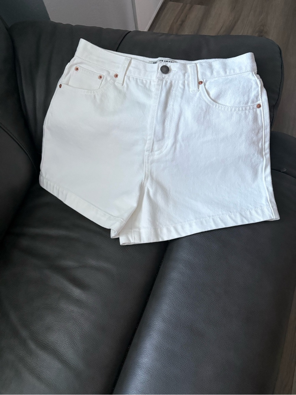 ❤️NEW Velvet Heart White High-Rise Denim Shorts
